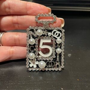 Chic Number 5 Pearl and Crystal Brooch
